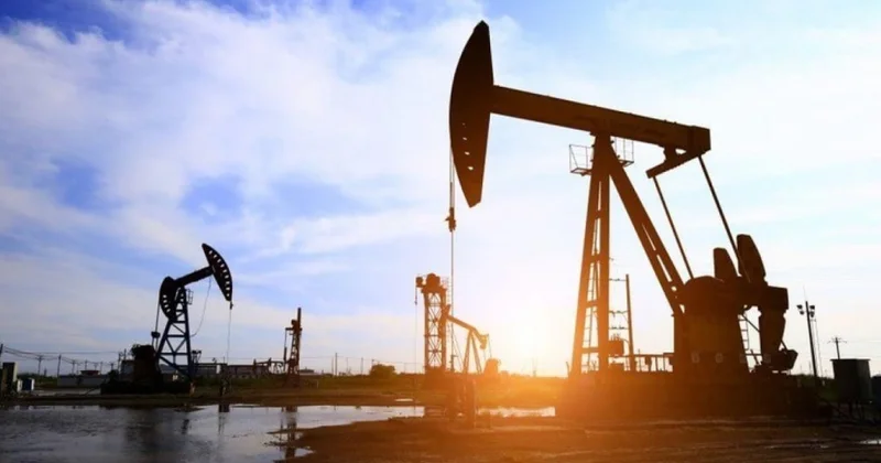 Qlobal neft tədarükünün bu il sutkada 100,6 milyon barel olacağı gözlənilir
