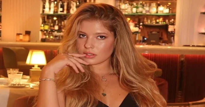 Ukraynalı modelin olduğu təyyarə qəzaya uğradı