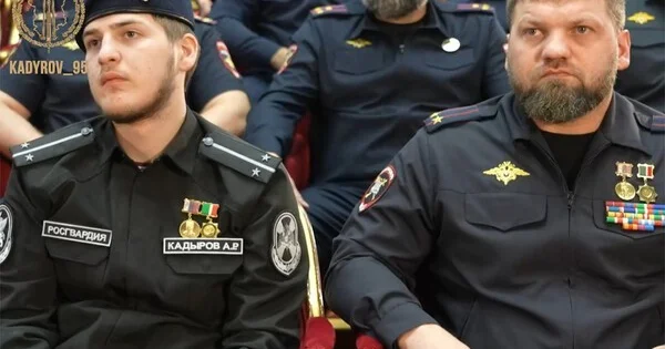 Сын Кадырова вышел в люди с погонами лейтенанта полиции