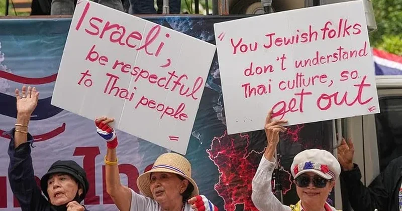 Taylandda israilli turistlərin davranışına etiraz olaraq aksiya keçirilib