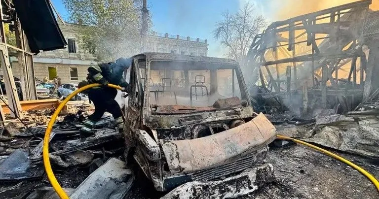 Rusiya Ukrayna ticarət mərkəzini vurdu: 4 ölü, 60 dan çox yaralı var VİDEO/FOTO