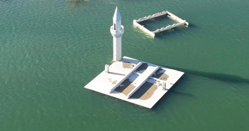 Sular çəkildi, köhnə kənd ortaya çıxdı