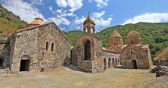 Ermənilər Xudavəng monastrında qanunsuz bərpa işləri aparıb Səbinə Hacıyeva
