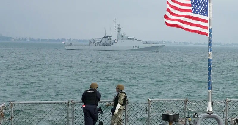 Американские военные ликвидировали трех человек на судне в Карибском море