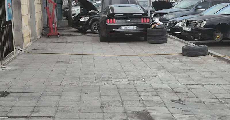 Bu yol Yasamal sakinləri üçün problemə çevrilib FOTOLAR