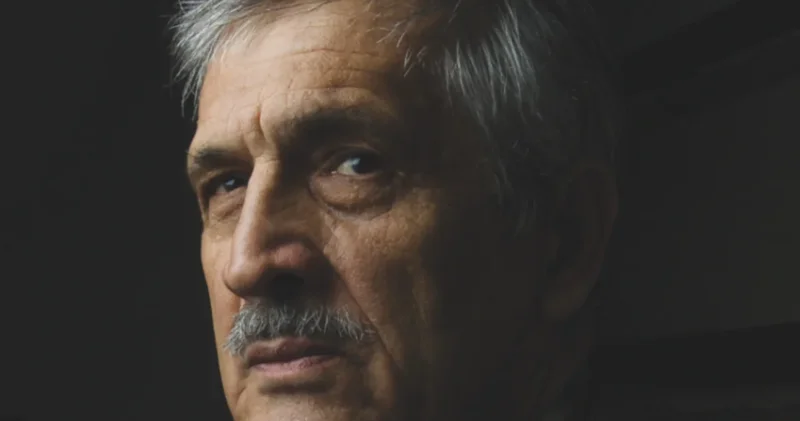 Xalq rəssamı: “Götürüb tarı çırpdım qayaya, qolu ilə çanağı iki yerə parçalandı“