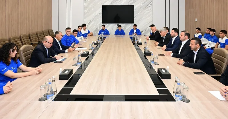 Rəşad Nəbiyev yeniyetmə və gənc cüdoçularla görüşüb