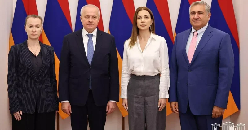 Ermənistan müxalifəti Rusiya səfiri ilə görüşdü Həbslər müzakirə edildi