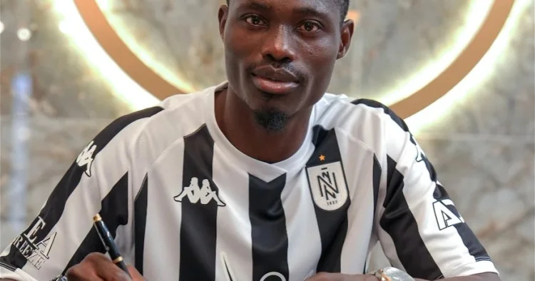 Nigeriyalı forvard Neftçi yə görə bu klublardan imtina etdi