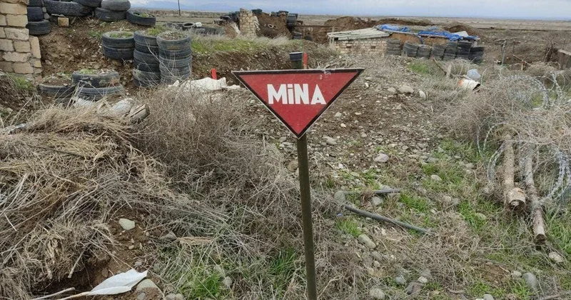 В Ходжалинском районе сотрудник ANAMA подорвался на противопехотной мине