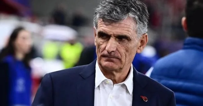 "Olimpiakos" tarixi uğur qazanmış baş məşqçi ilə vidalaşdı