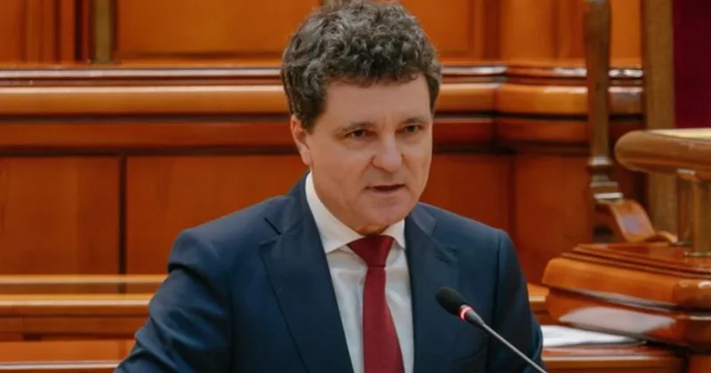 Президент Румынии предложил направить 20 офицеров в командование сил по поддержке Украины