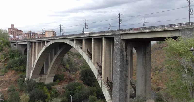 В Ереване под мостом найдено тело гражданина Ирана ФОТО