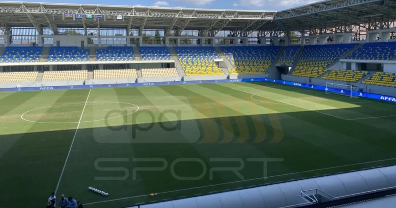 Gəncə stadionunda mənfi əlamətlər: qazon yanıb! FOTO