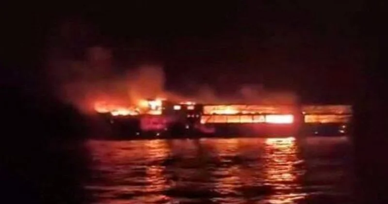 Пять человек погибли и более 80 пропали при пожаре на пароме у Филиппин ВИДЕО