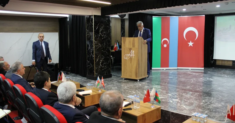 Diasporla İş üzrə Dövlət Komitəsinin sədri Ankarada soydaşlarımızın təkliflərini dinləyib