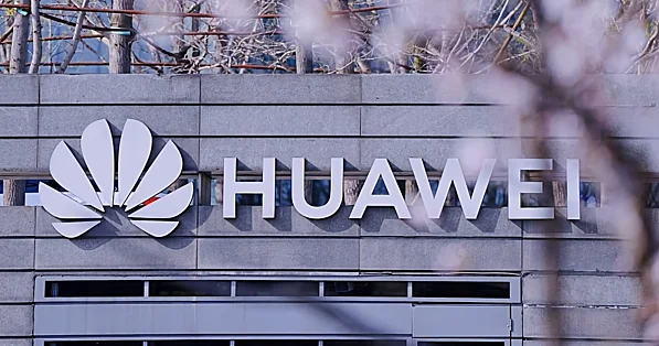 Huawei Cənubi Koreyadan yüzlərlə mühəndisi şirnikləndirib..?