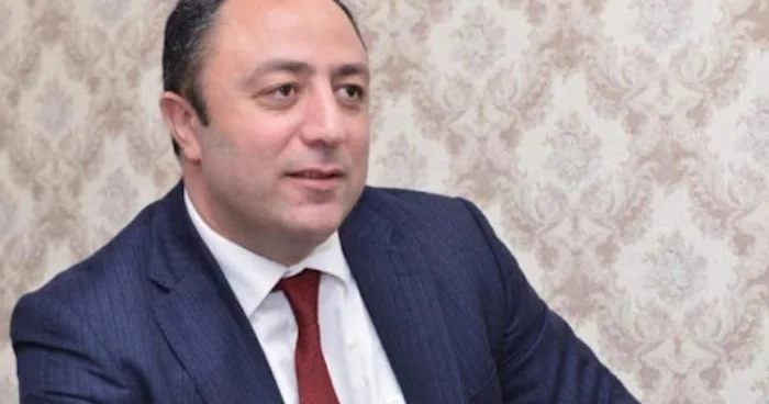 Anar Əsədli ilə bağlı xitam qərarı ləğv olunub, məhkəmə başlayıb