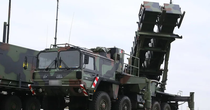 Polşa Ukrayna üzərində raketləri yalnız NATO nun razılığı ilə vuracaq