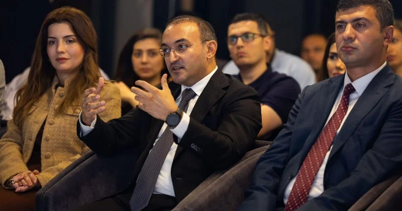 ASAN İnnovativ İnkişaf Mərkəzində “Süni və təbii zəka” mövzusunda debat görüşü baş tutub