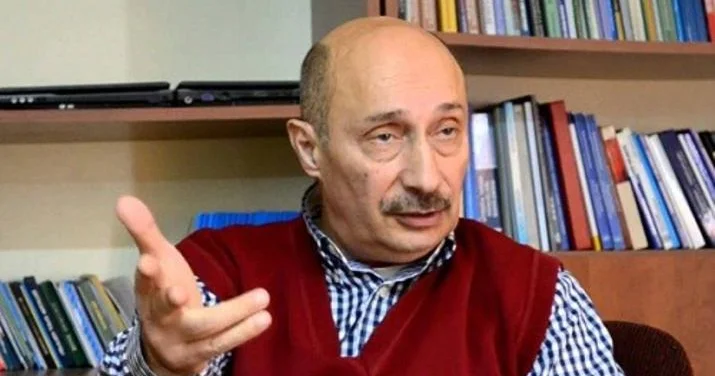 “Mülki təyyarəmizin Rusiya tərəfindən vurulmasının iki səbəbi ola bilər”