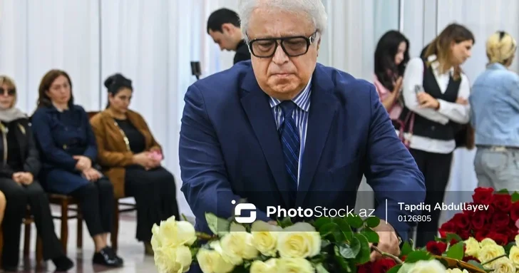 Фархад Бадалбейли: Амина Юсифгызы ни перед кем не преклоняла голову