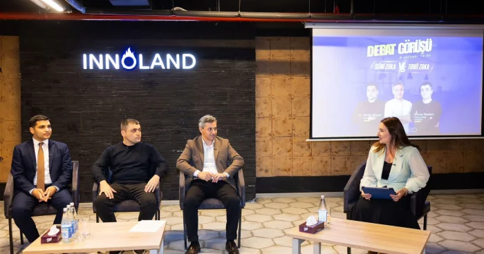 “Süni və təbii zəka” mövzusunda debat keçirilib