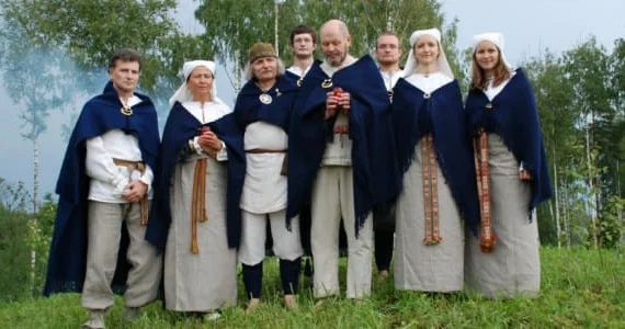 Латвия первой в ЕС признала этническую религию диевтурибу