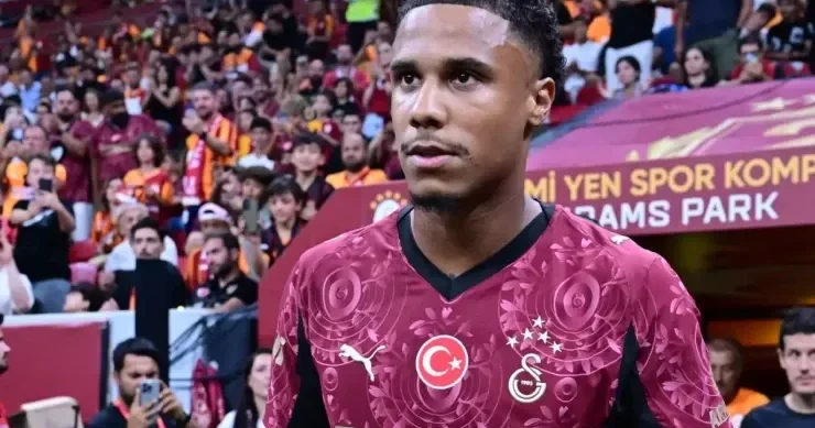 “Qalatasaray”ın seneqallı oyunçusu Dubayda türk gözəli ilə yaxalandı