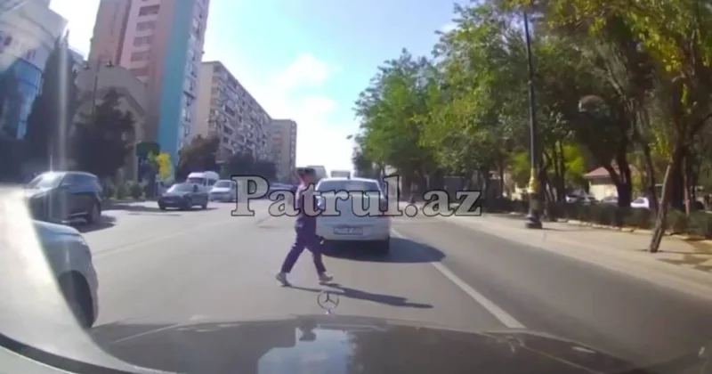 Bakıda motosikletçi piyadanı vurdu ANBAAN VİDEO