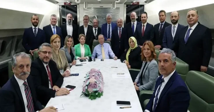 Hülyanın qızı Ərdoğanla bir təyyarədə FOTOLENT