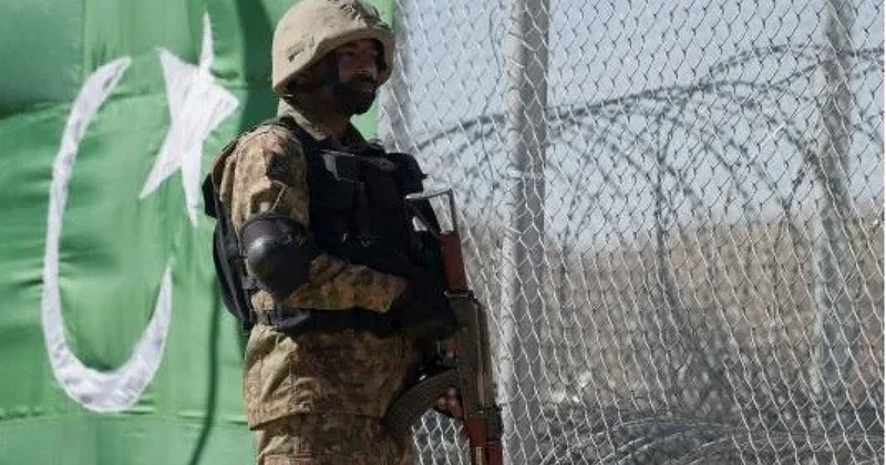 Pakistan ordusu 11 əsgərini öldürən 30 silahlını məhv edib