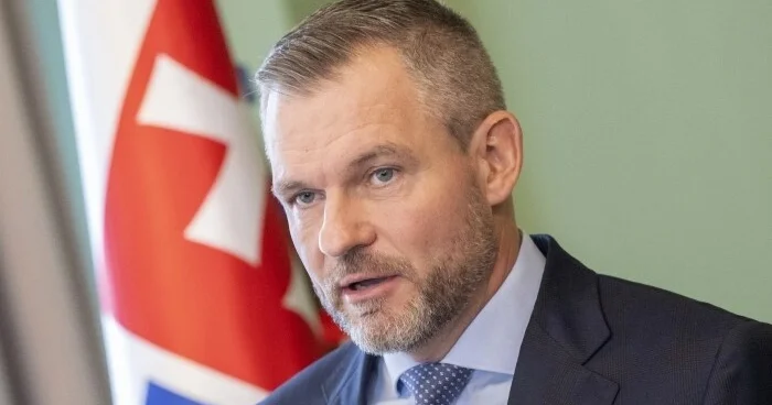 Президент Словакии настаивает, что его страна должна участвовать в стене дронов