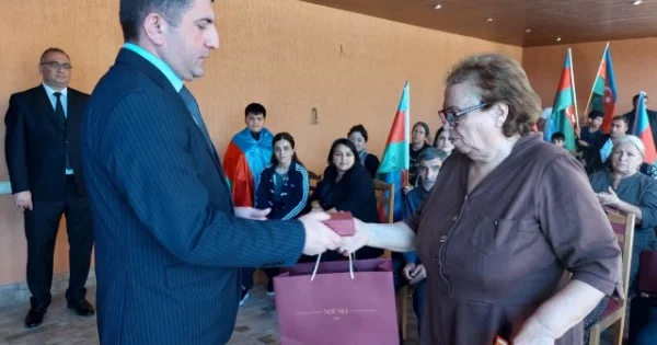Təzəbinə və Ballıca kəndlərinə növbəti köç oldu: Açarlar təqdim edildi FOTOLAR