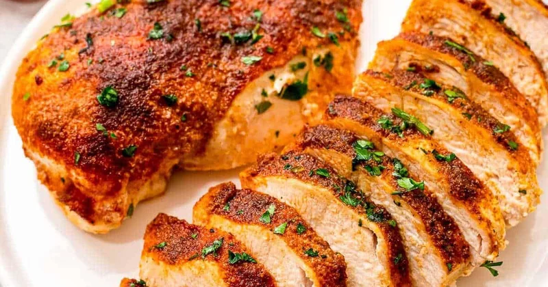 Терапевт назвала болезни, при которых опасно есть жареную курицу