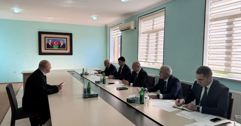 Energetika naziri Naxçıvanda vətəndaşları qəbul edib