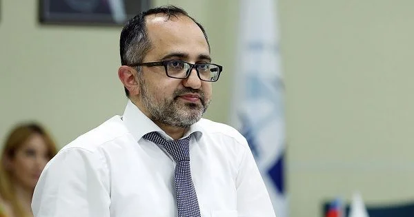 Şagird hicabsız məktəbə getmək istəmirsə? Vəkil məsləhəti