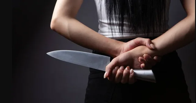 В Варшаве учащаяся напала с ножом на трех девушек
