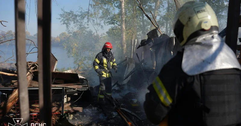 Kiyevə atılan ballistik raketlər zamanı Azərbaycan restoranı dağılıb FOTOLAR