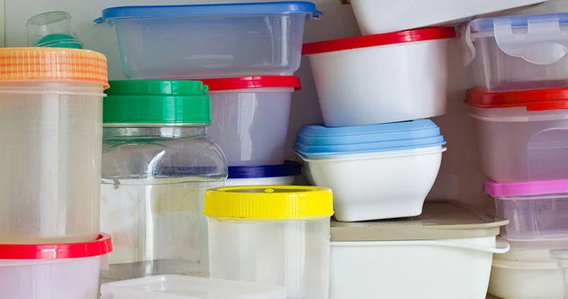 Evdəki plastik qablara diqqət: Zədələnmiş qabları dərhal atın