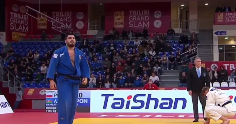 Camal Qamzatxanov dünya çempionatında 1/8 finala çıxdı YENİLƏNİB