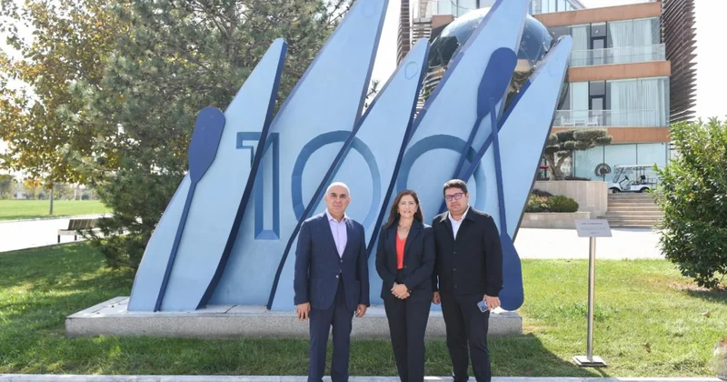 Лоренте посетила Федерацию водных видов спорта Азербайджана фото
