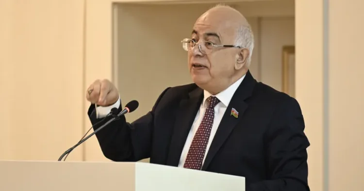 Hərə arzuladığı geyimdə məktəbə gəlsə, nəticəsi nə olar?! Komitə sədri