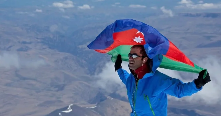Azərbaycanlı alpinist yer kürəsinin 7 ci ən hündür dağının fəthinə hazırlaşır FOTO