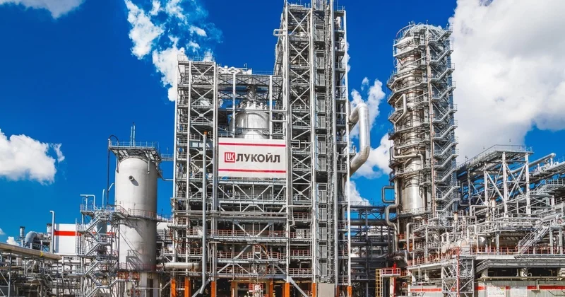 СМИ: США поддерживают продажу активов российского Лукойла на 20 млрд долларов