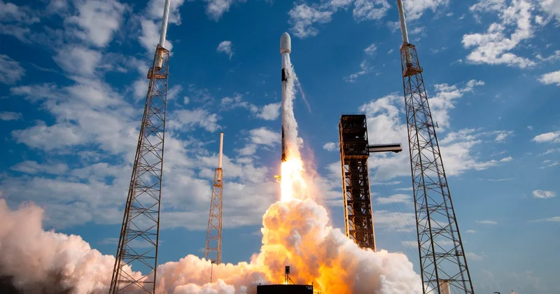 SpaceX вывела на орбиту 21 спутник системы предупреждения о ракетном нападении США