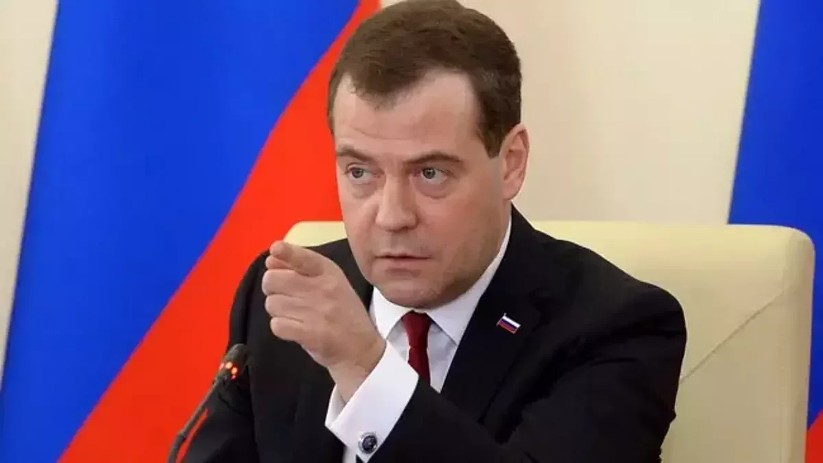 Medvedev Avropa rəsmilərini təhqir etdi