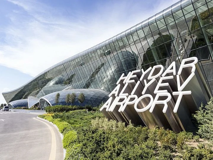 Aeroporta gedənlərin nəzərinə: Bəzi qadağalar QÜVVƏYƏ MİNDİ