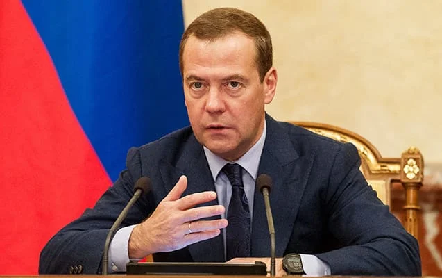 Medvedev Avropa rəsmilərini təhqir etdi