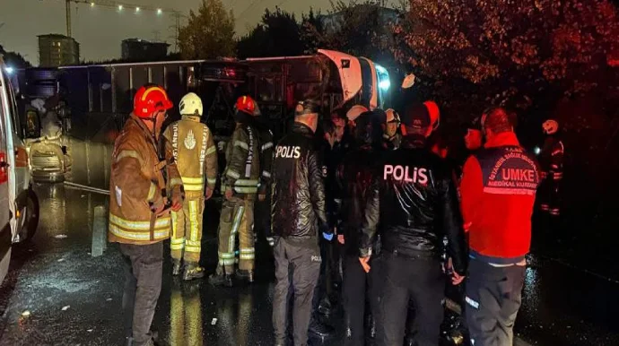 Sərnişin avtobusu aşdı; 2 ölü, 15 yaralı FOTO